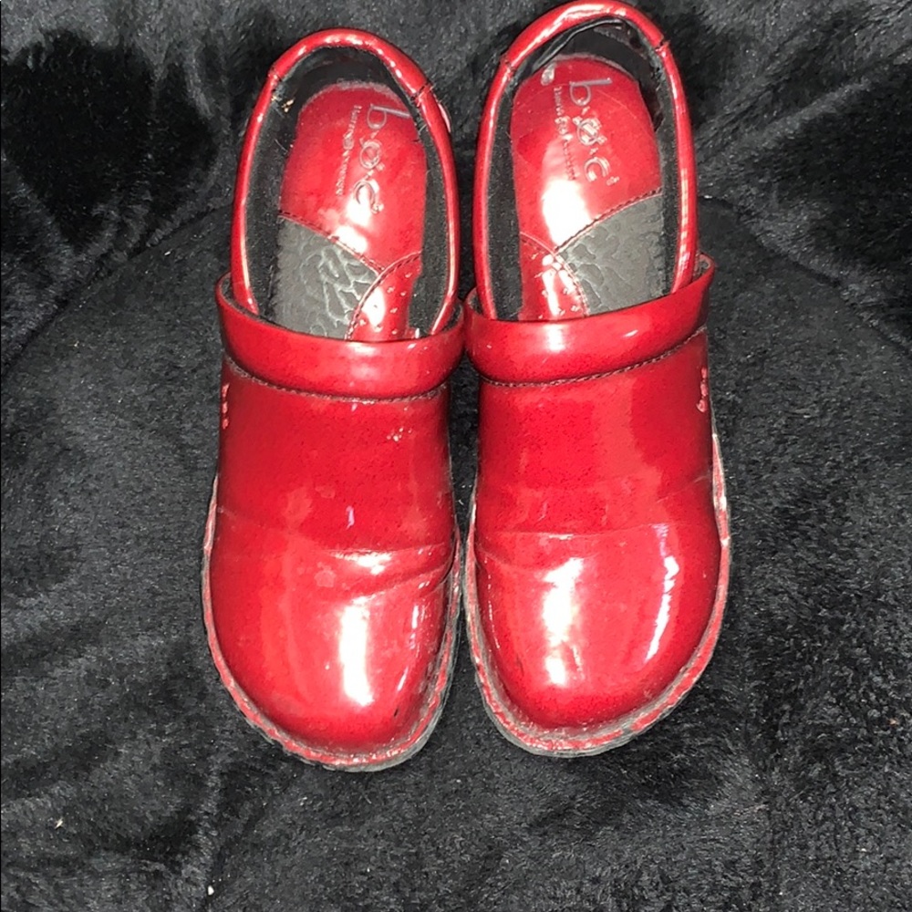 ❤️B.O.C red clogs size 8